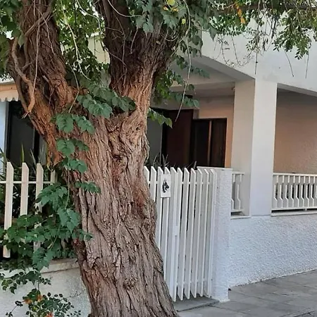 εξοχικό σπίτι με: κήπο και χώρο στάθμευσης. Szálloda 3*